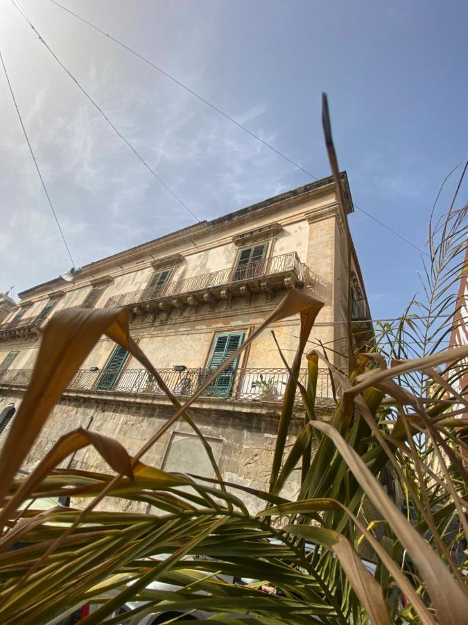 Palazzo Zappata Luxury Room Noto Centro Exterior photo